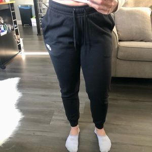 NWOT | Nike Essential Fleece Jogger Pants, black | XS